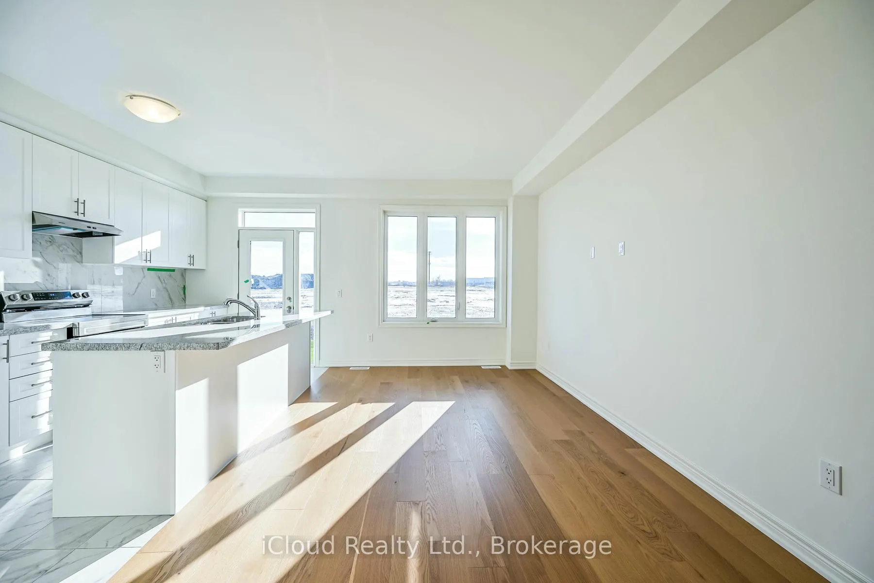 Photo 6 of 111 Picardy Drive, Hamilton, Stoney Creek — HOMEH
