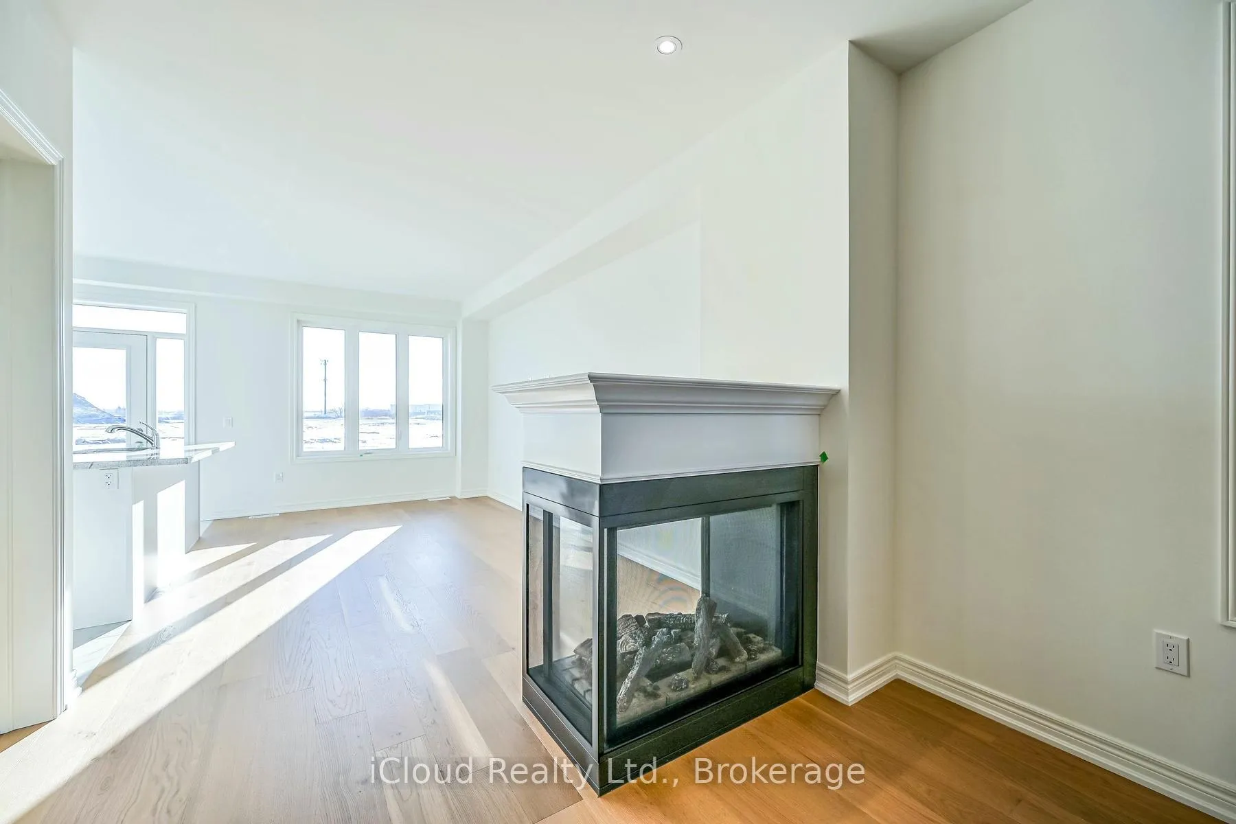 Photo 8 of 111 Picardy Drive, Hamilton, Stoney Creek — HOMEH