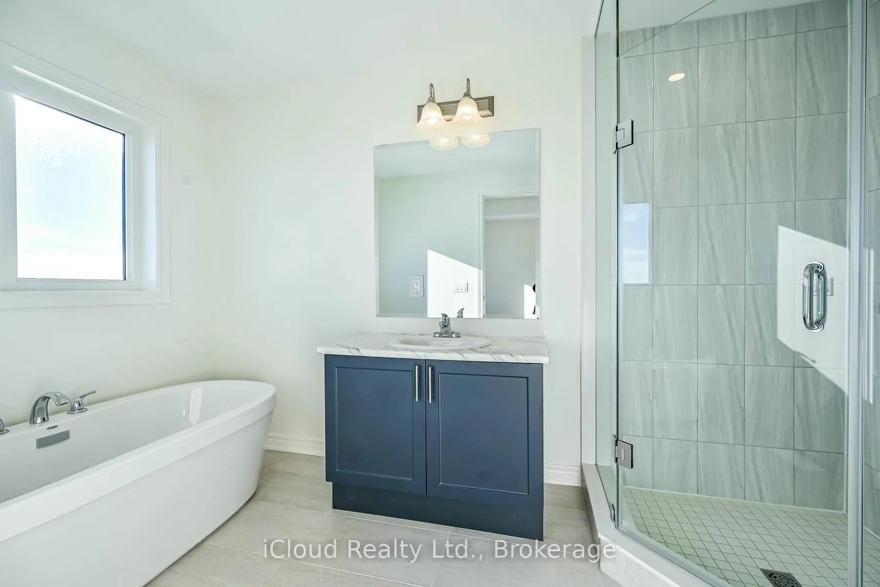 Photo 19 of 111 Picardy Drive, Hamilton, Stoney Creek — HOMEH