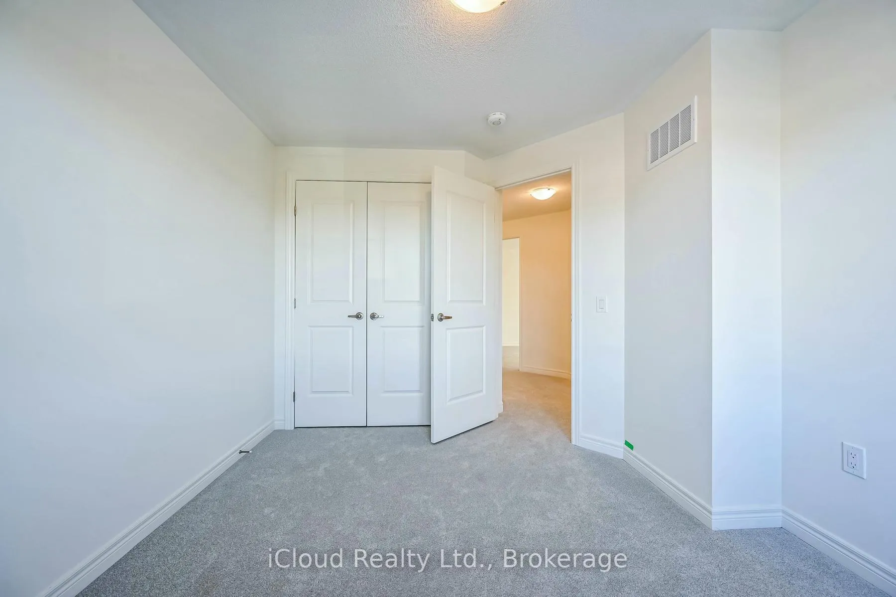 Photo 23 of 111 Picardy Drive, Hamilton, Stoney Creek — HOMEH
