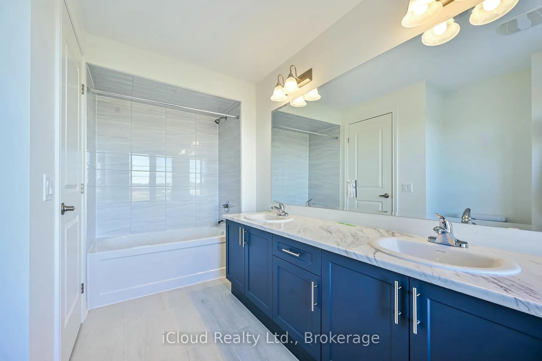 Photo 25 of 111 Picardy Drive, Hamilton, Stoney Creek — HOMEH
