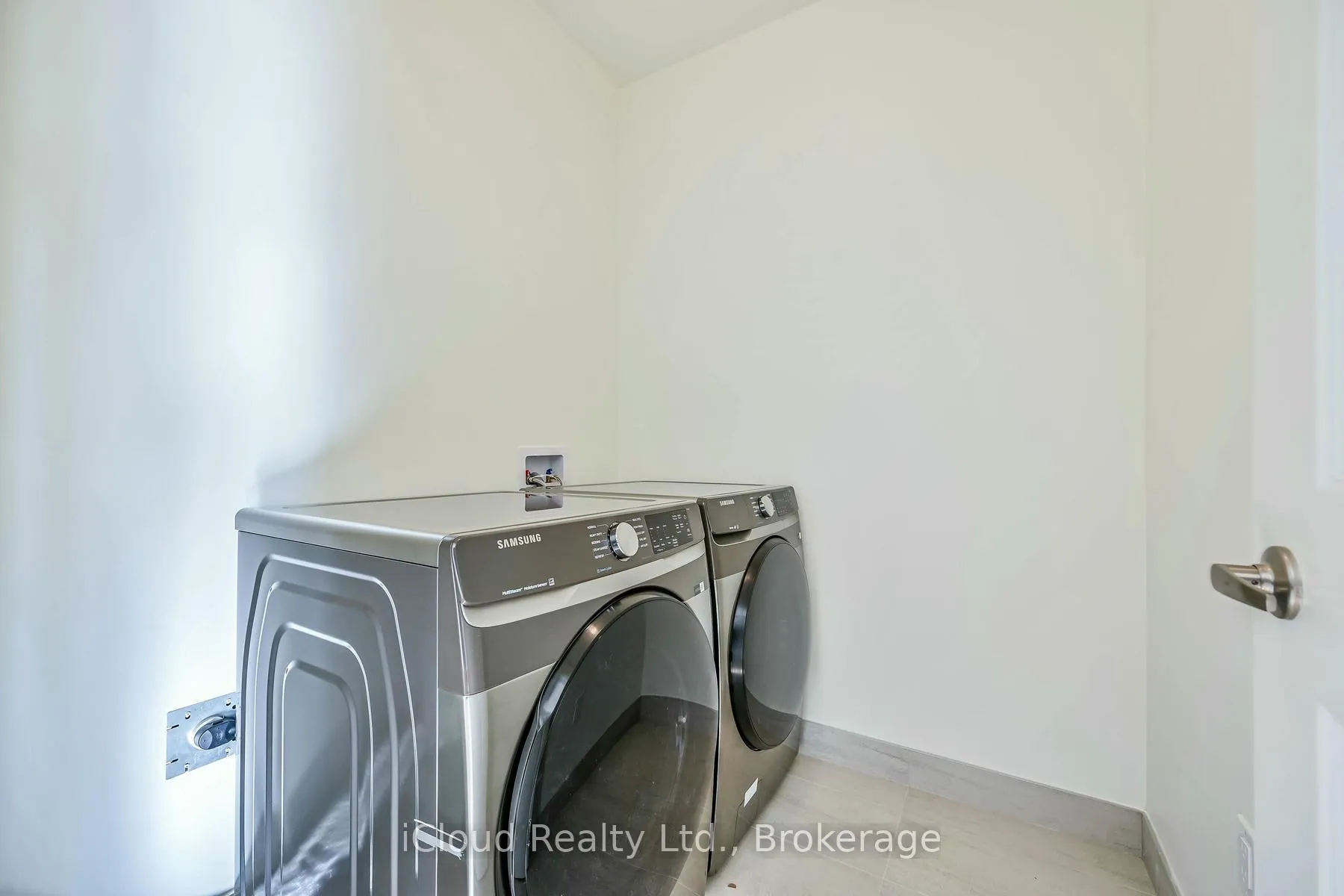 Photo 27 of 111 Picardy Drive, Hamilton, Stoney Creek — HOMEH