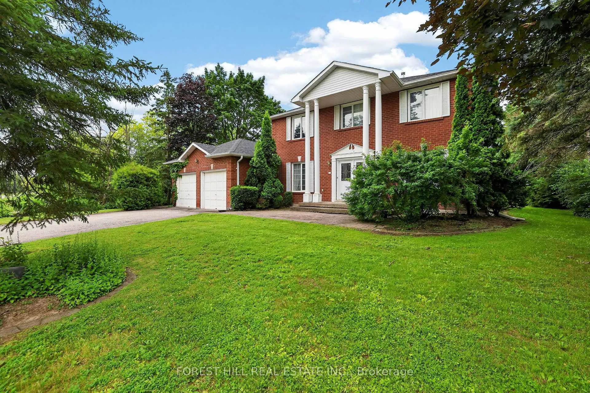 Photo 3 of 157 East Humber Drive, King, King City — HOMEH