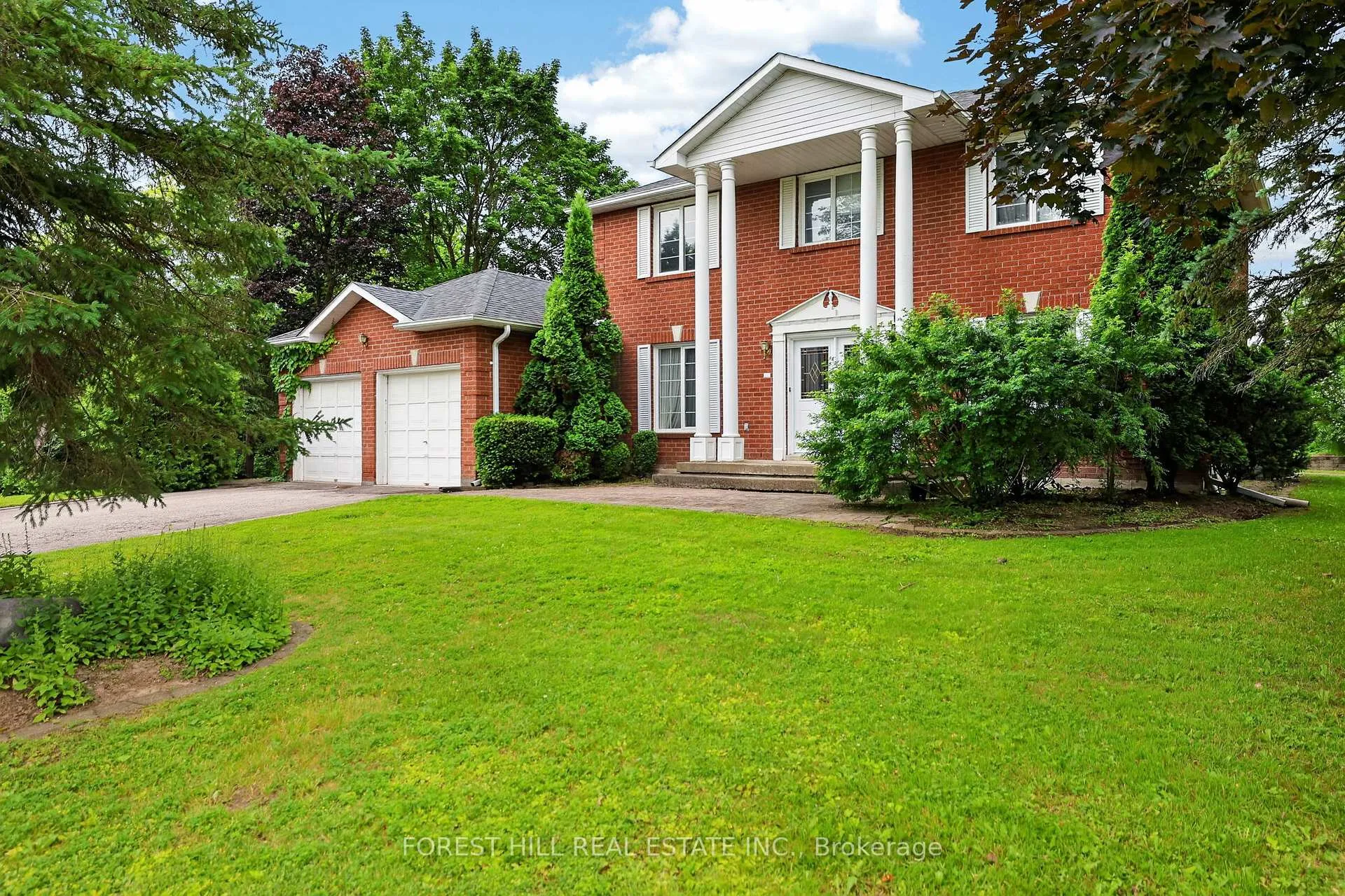 Photo 4 of 157 East Humber Drive, King, King City — HOMEH