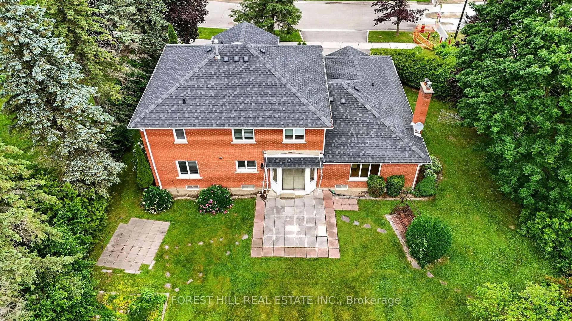 Photo 8 of 157 East Humber Drive, King, King City — HOMEH