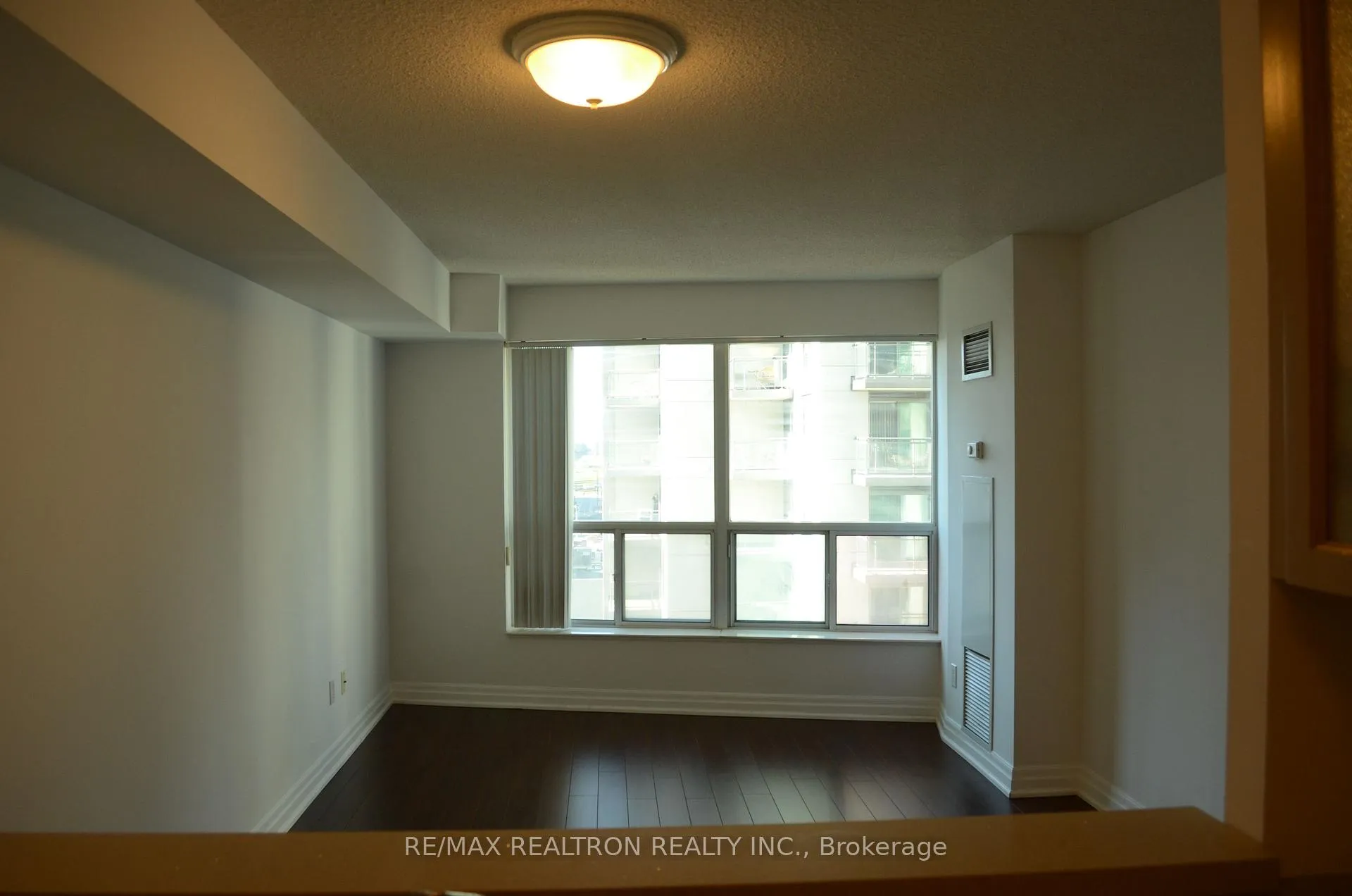 Photo 3 of Unit 801, 188 Doris Avenue, North York, Willowdale East — HOMEH