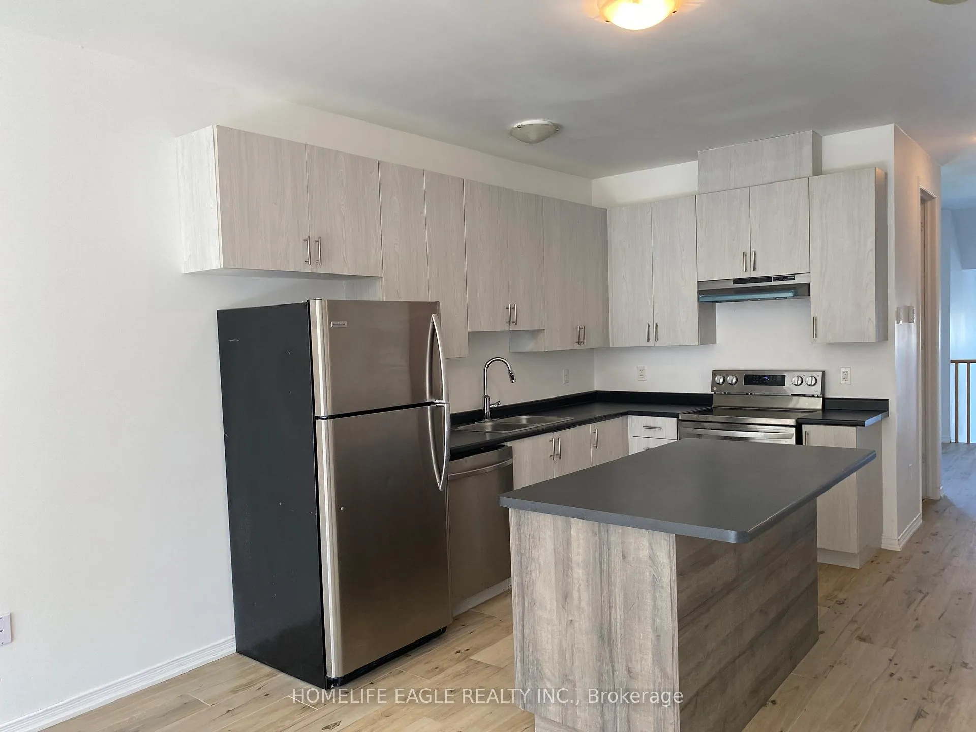 Photo 14 of 126 Isabella Drive, Orillia — HOMEH