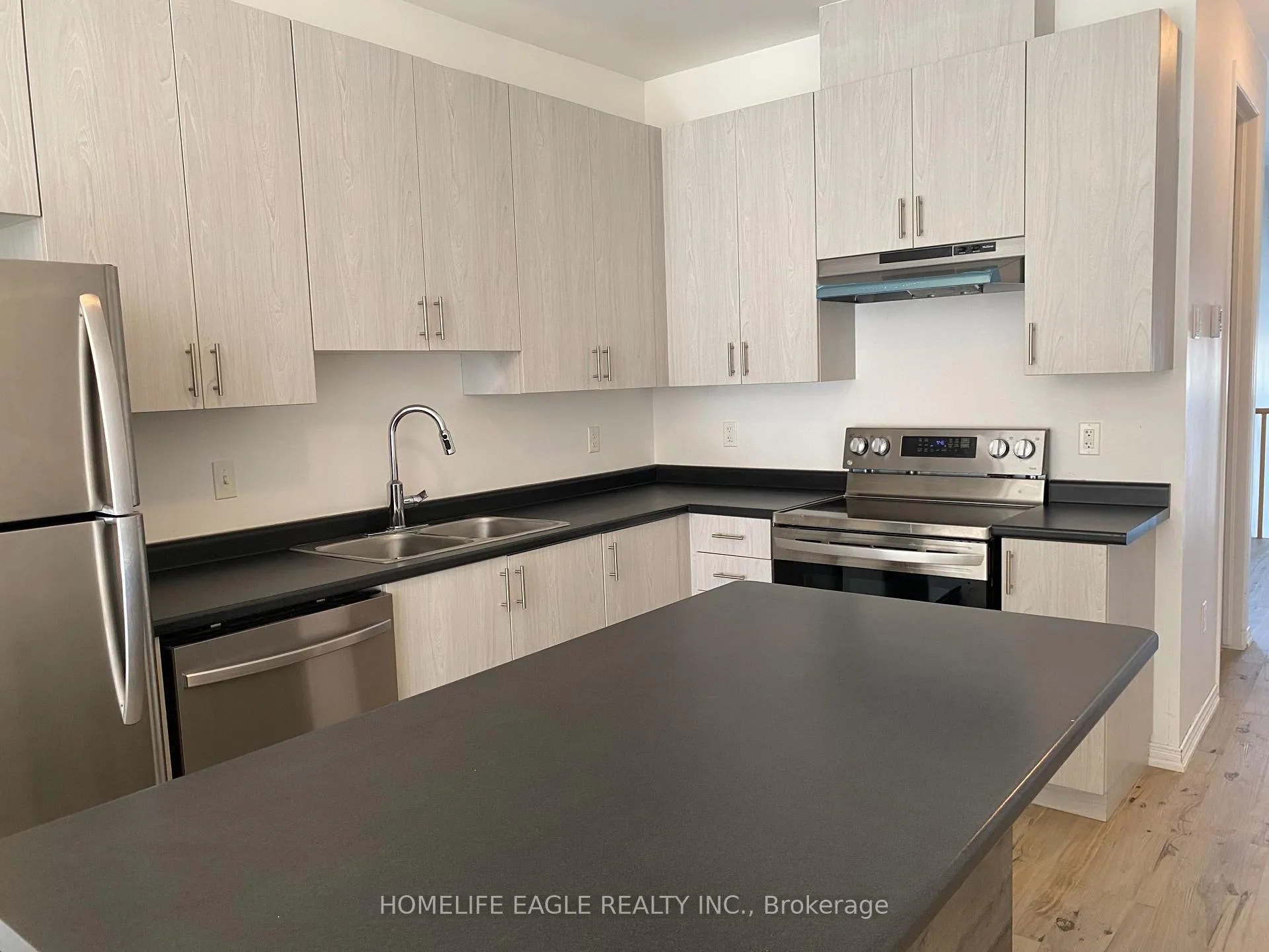 Photo 19 of 126 Isabella Drive, Orillia — HOMEH