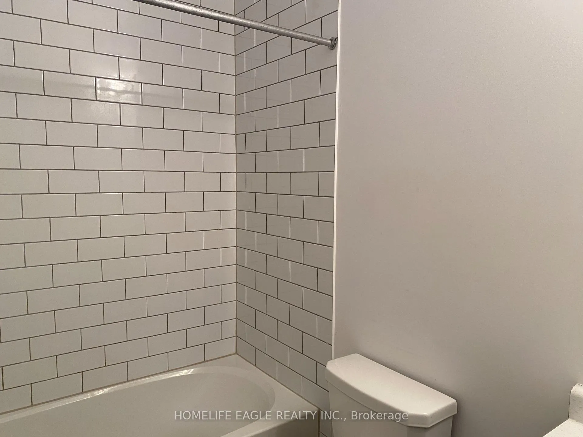 Photo 31 of 126 Isabella Drive, Orillia — HOMEH