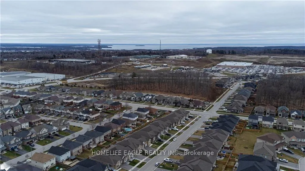 Photo 43 of 126 Isabella Drive, Orillia — HOMEH
