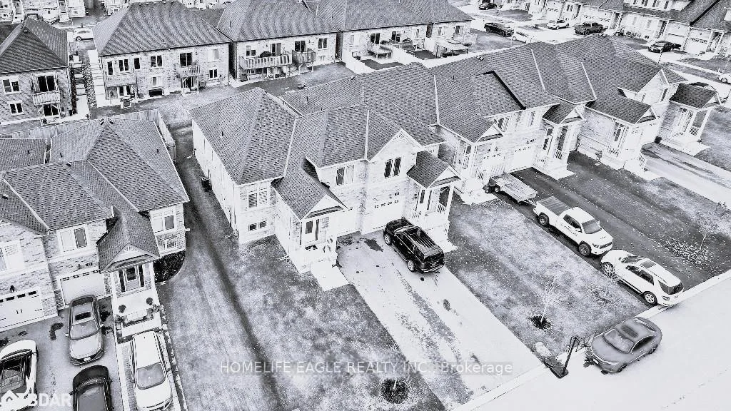 Photo 3 of 126 Isabella Drive, Orillia — HOMEH