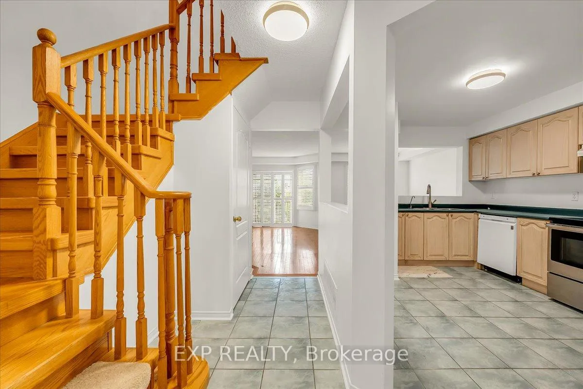 Photo 5 of 2260 Arbourview Drive, Oakville, Westmount — HOMEH