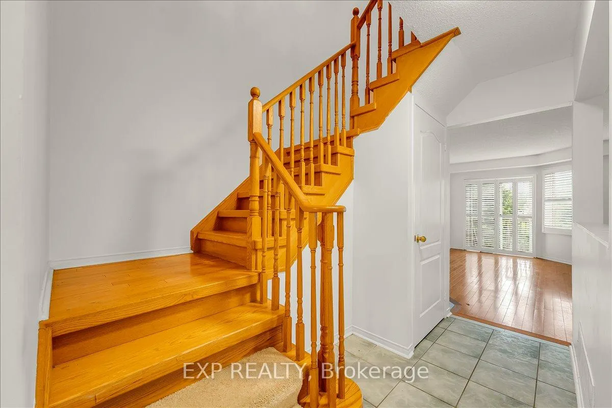 Photo 6 of 2260 Arbourview Drive, Oakville, Westmount — HOMEH