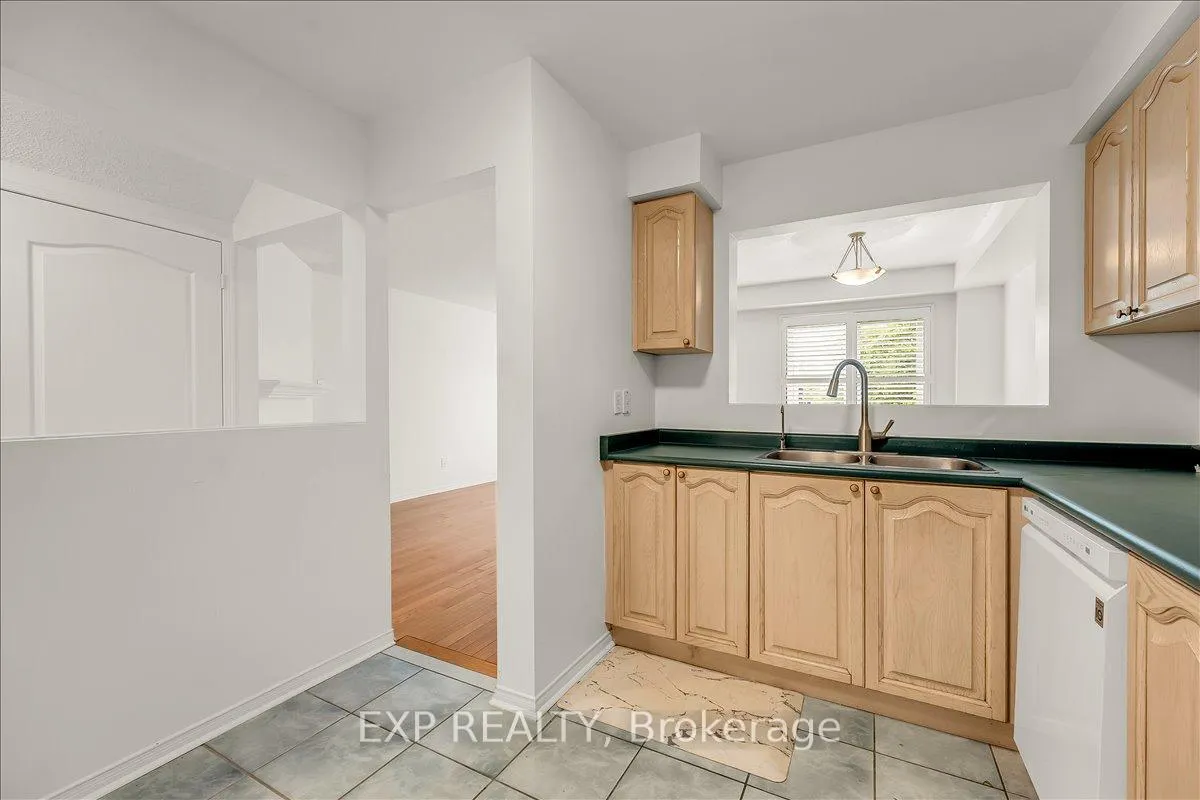 Photo 9 of 2260 Arbourview Drive, Oakville, Westmount — HOMEH