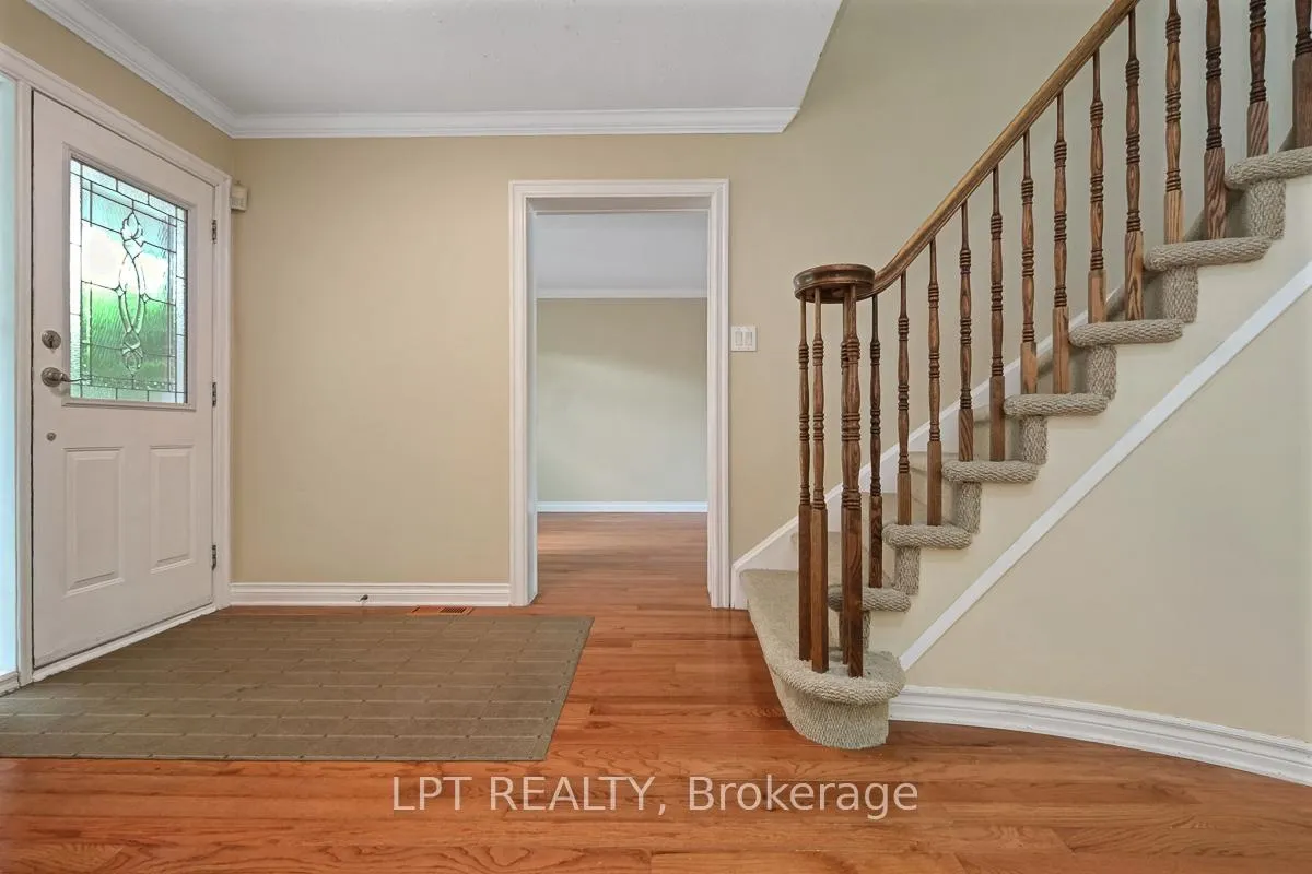 Photo 4 of 61 Shetland Way, Ottawa, Kanata - Bridlewood — HOMEH