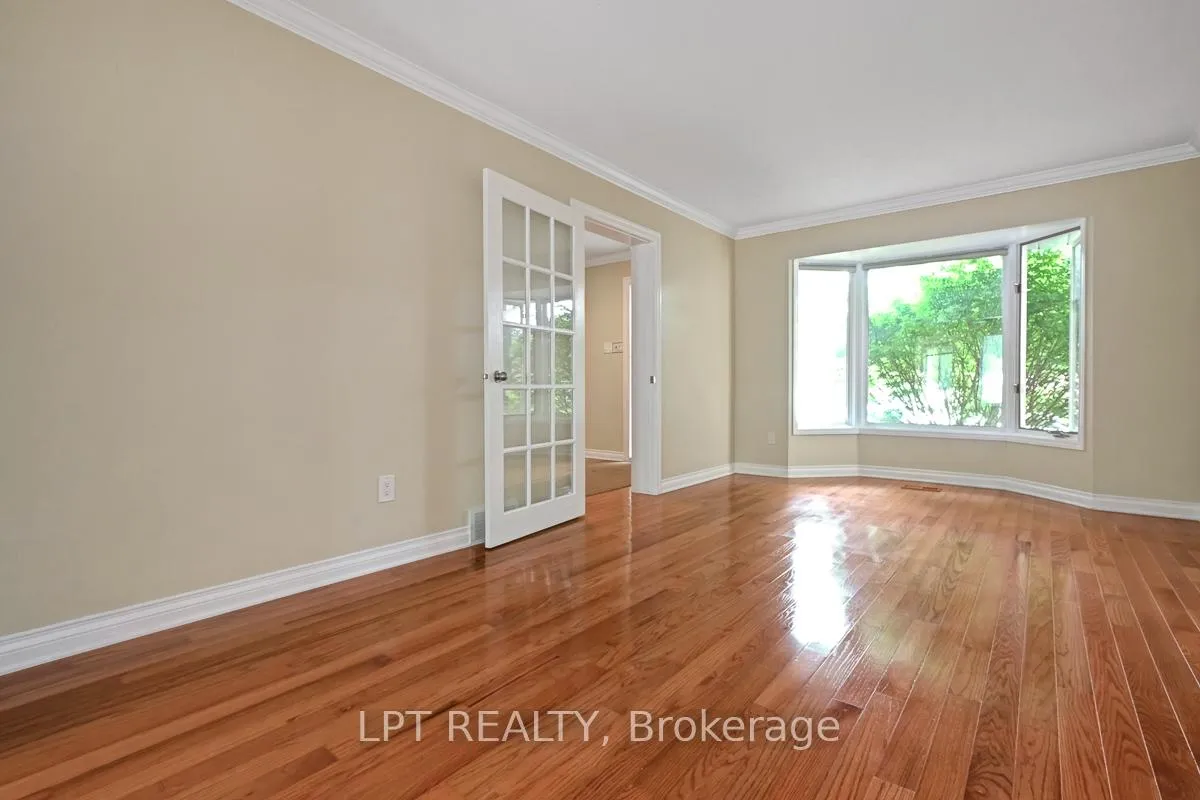 Photo 5 of 61 Shetland Way, Ottawa, Kanata - Bridlewood — HOMEH