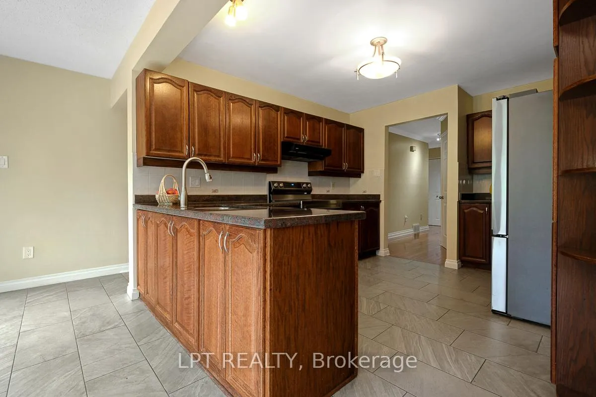 Photo 10 of 61 Shetland Way, Ottawa, Kanata - Bridlewood — HOMEH