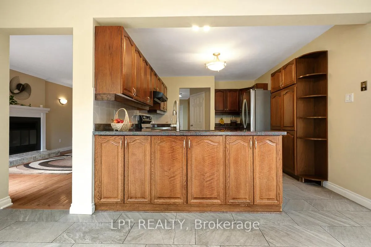 Photo 13 of 61 Shetland Way, Ottawa, Kanata - Bridlewood — HOMEH