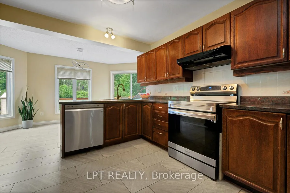 Photo 14 of 61 Shetland Way, Ottawa, Kanata - Bridlewood — HOMEH
