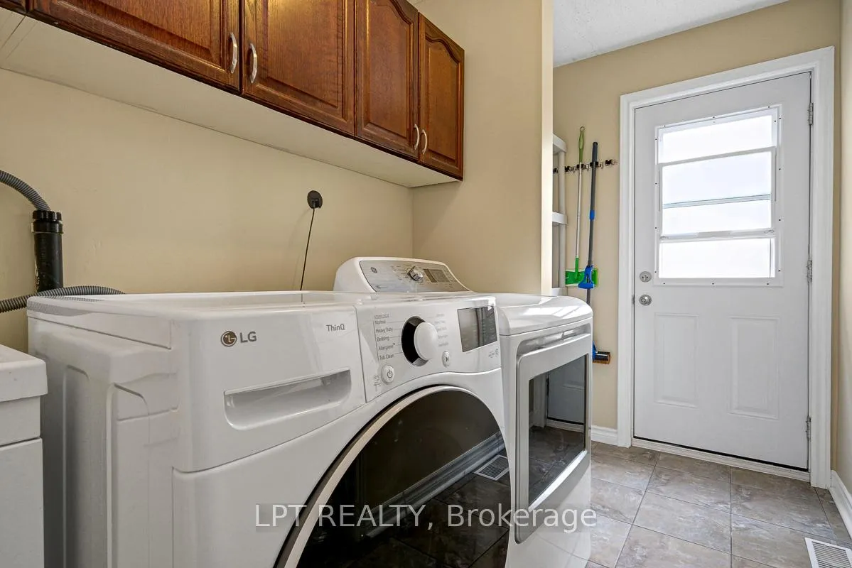 Photo 21 of 61 Shetland Way, Ottawa, Kanata - Bridlewood — HOMEH
