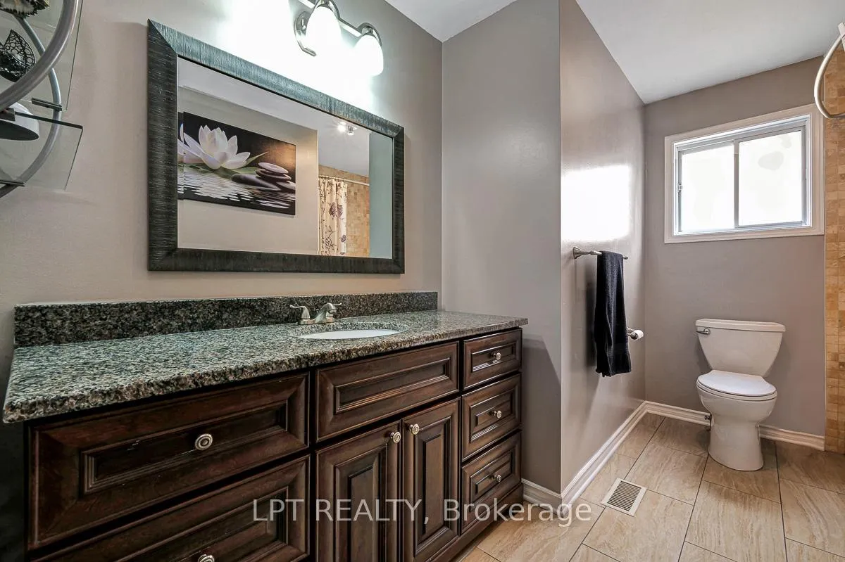 Photo 32 of 61 Shetland Way, Ottawa, Kanata - Bridlewood — HOMEH