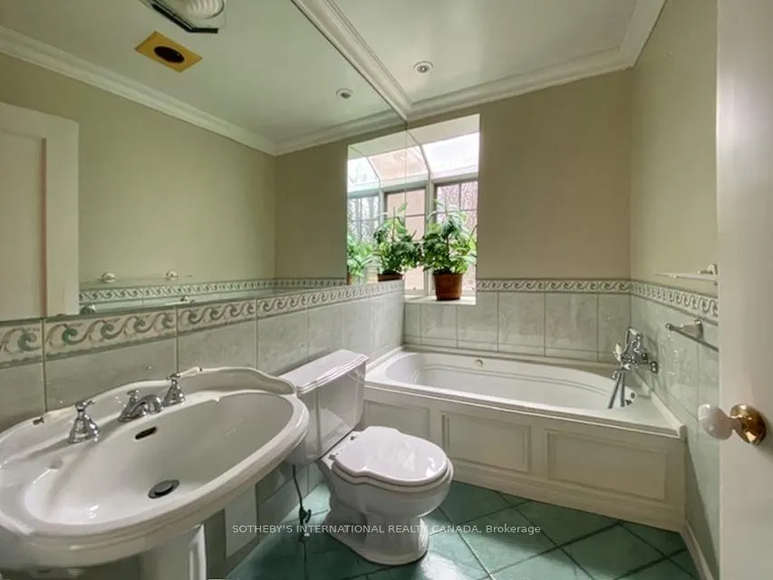 Photo 7 of Unit Main + Lower, 21 Melgund Road, Toronto, Casa Loma — HOMEH