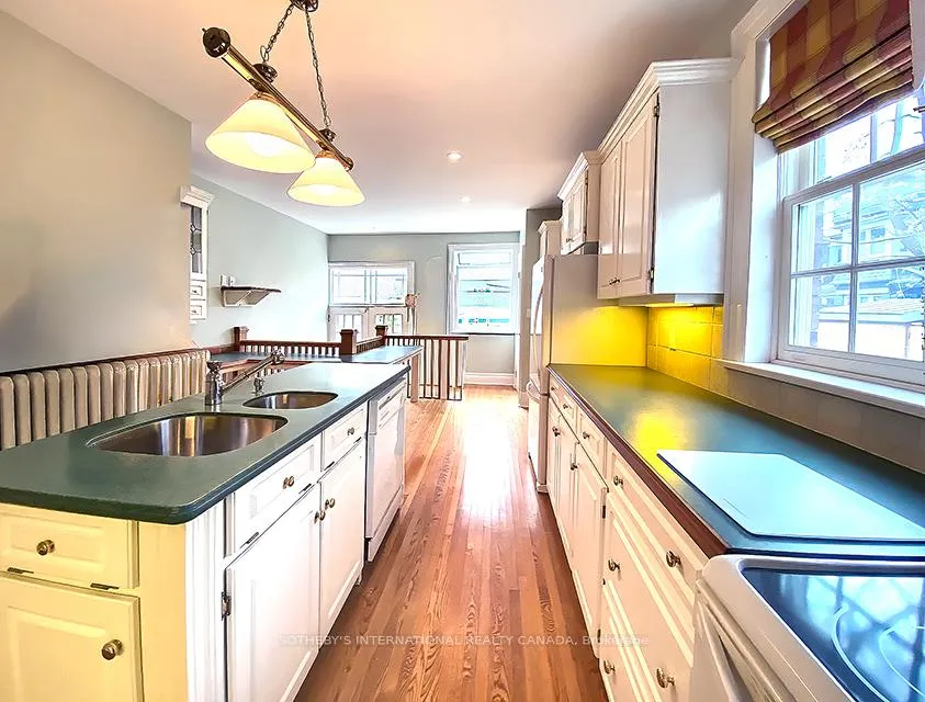 Photo 8 of Unit Main + Lower, 21 Melgund Road, Toronto, Casa Loma — HOMEH