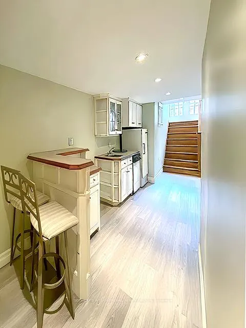 Photo 13 of Unit Main + Lower, 21 Melgund Road, Toronto, Casa Loma — HOMEH