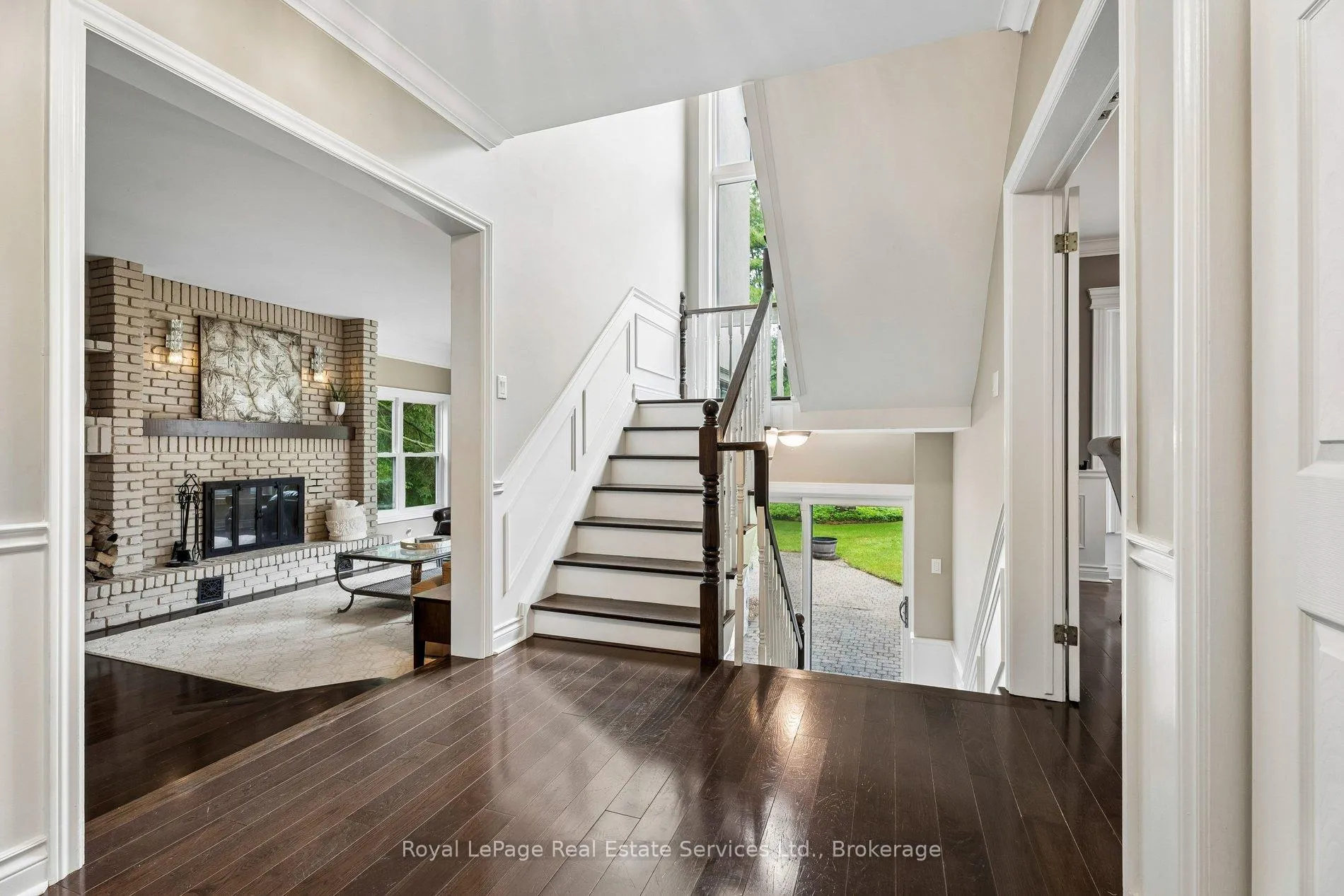 Photo 9 of 1 Stonebury Place, Hamilton, Rural Flamborough — HOMEH