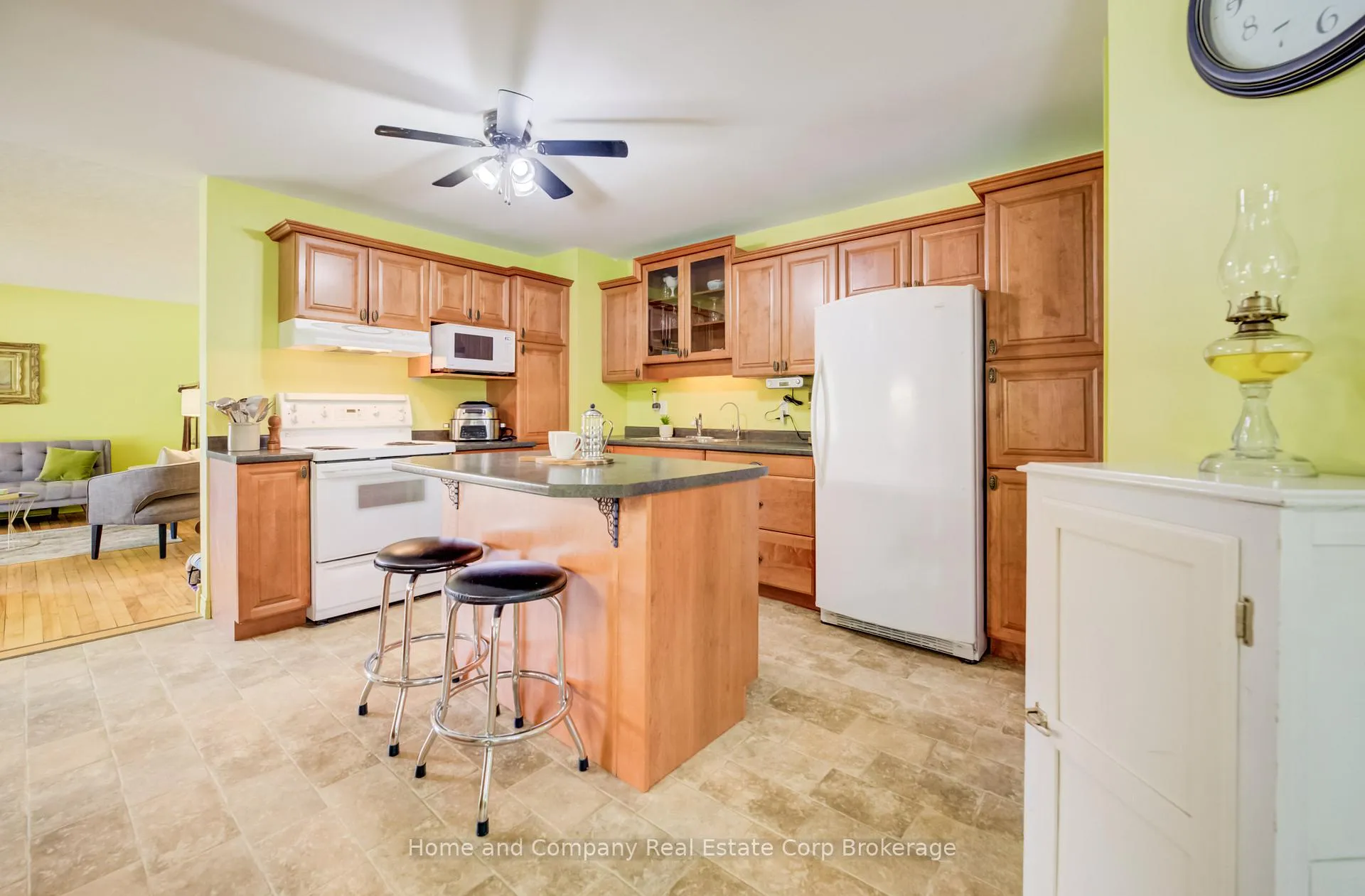 Photo 8 of 122 Brydges Street, Stratford — HOMEH