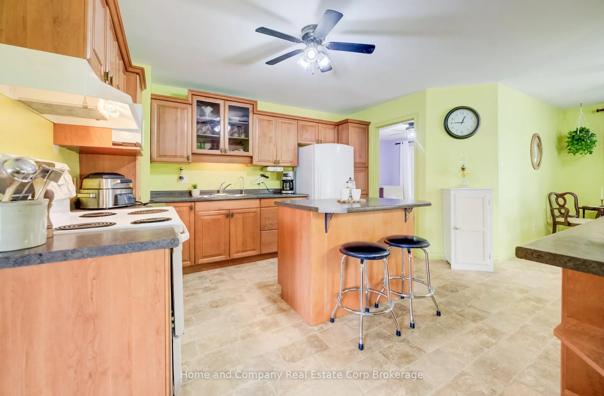 Photo 10 of 122 Brydges Street, Stratford — HOMEH