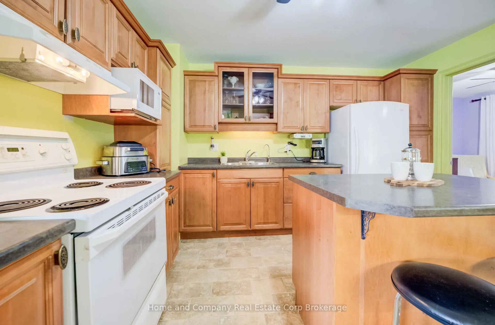 Photo 11 of 122 Brydges Street, Stratford — HOMEH