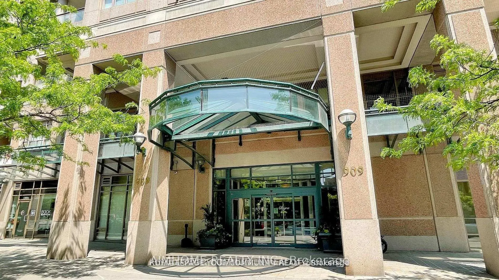 Photo 3 of Unit 1209, 909 Bay Street, Toronto, Bay Street Corridor — HOMEH