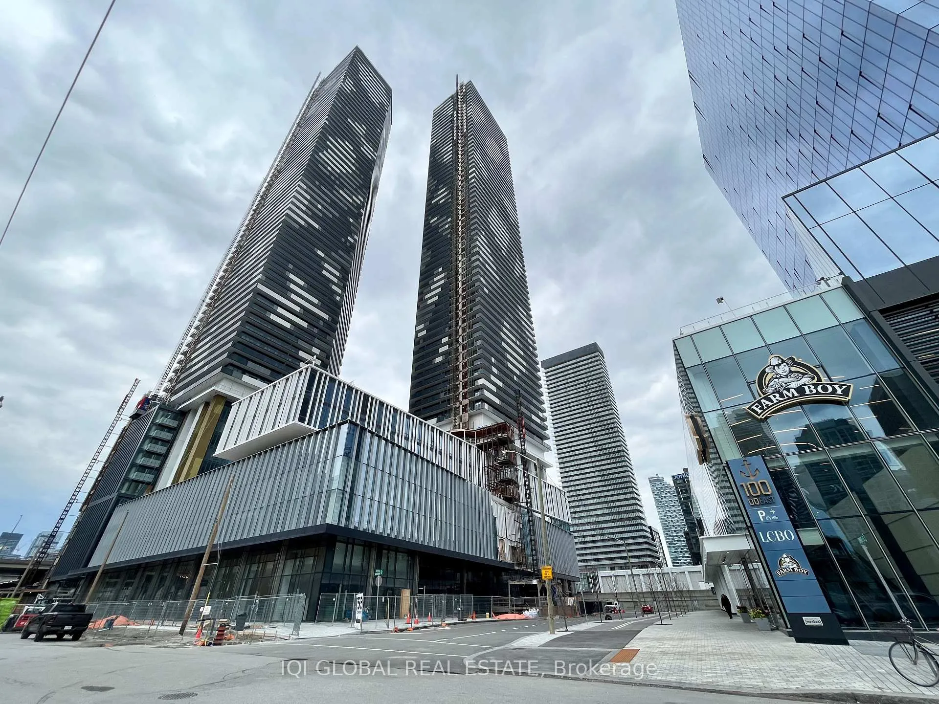 Photo 4 of Unit 1507, 55 Cooper Street, Toronto, Waterfront Communities — HOMEH