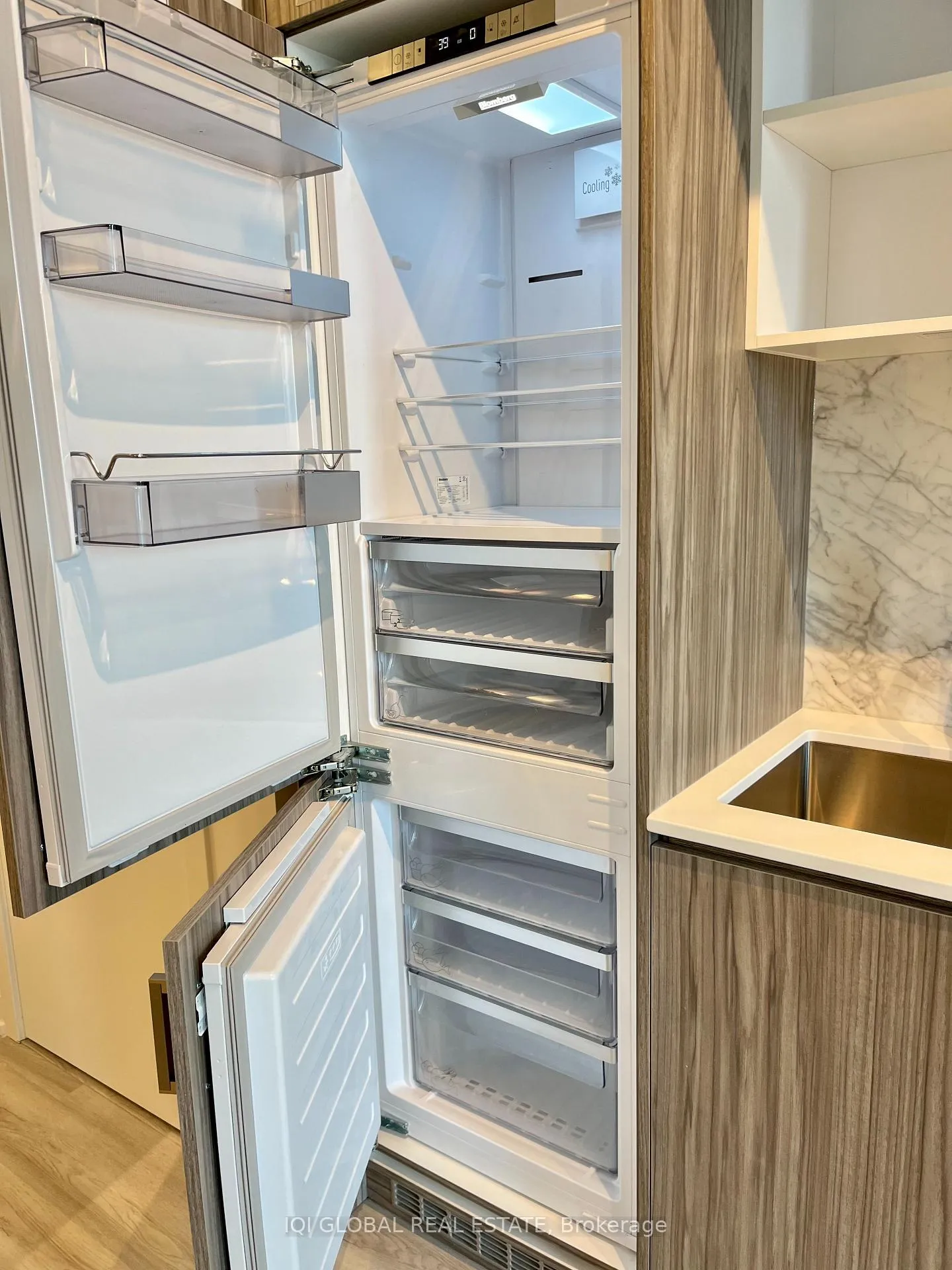Photo 12 of Unit 1507, 55 Cooper Street, Toronto, Waterfront Communities — HOMEH