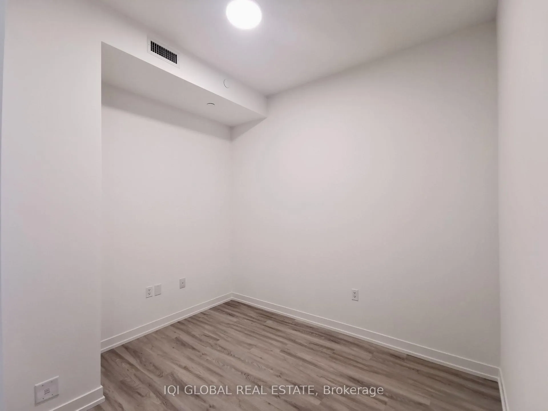 Photo 19 of Unit 1507, 55 Cooper Street, Toronto, Waterfront Communities — HOMEH