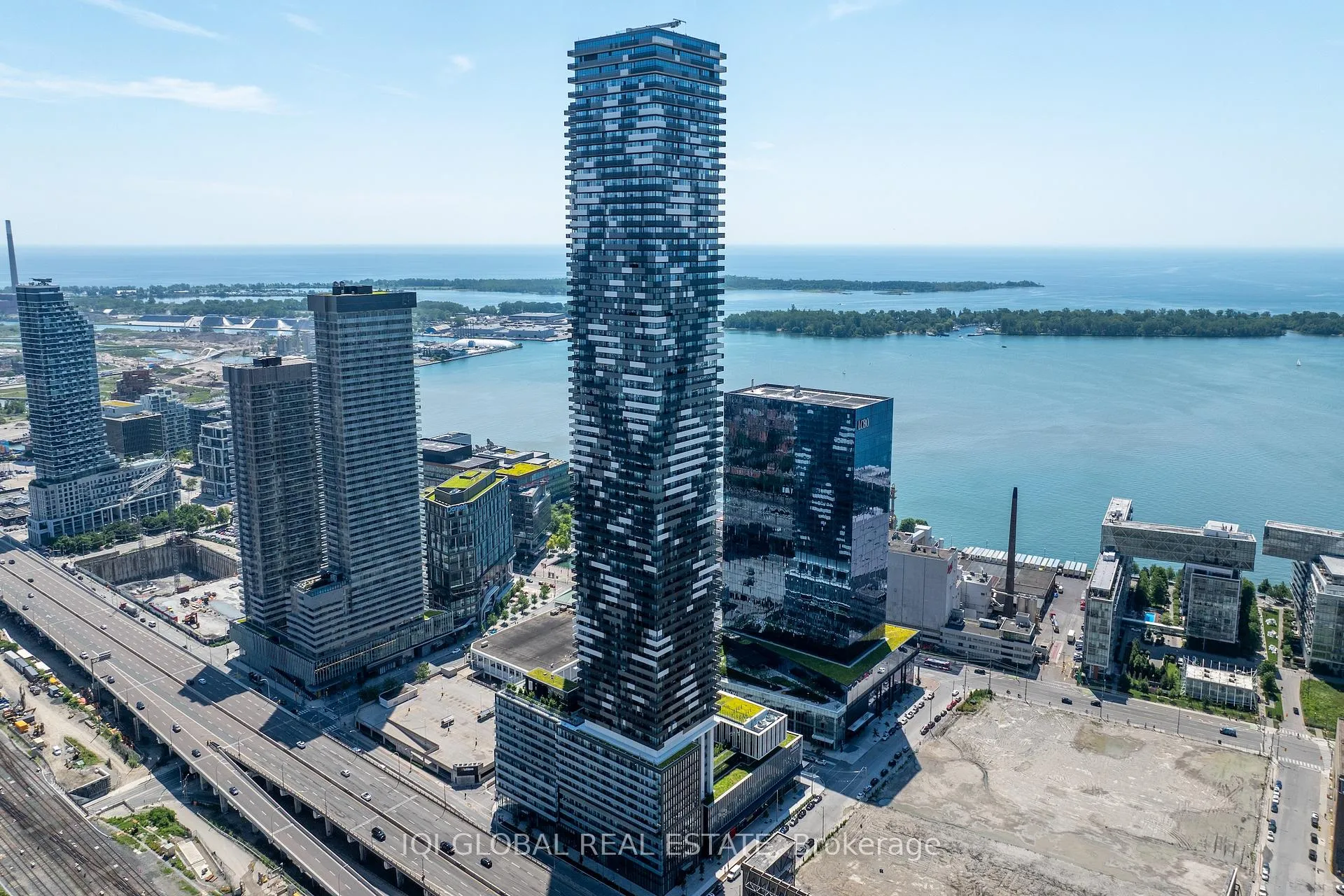 Photo 34 of Unit 1507, 55 Cooper Street, Toronto, Waterfront Communities — HOMEH
