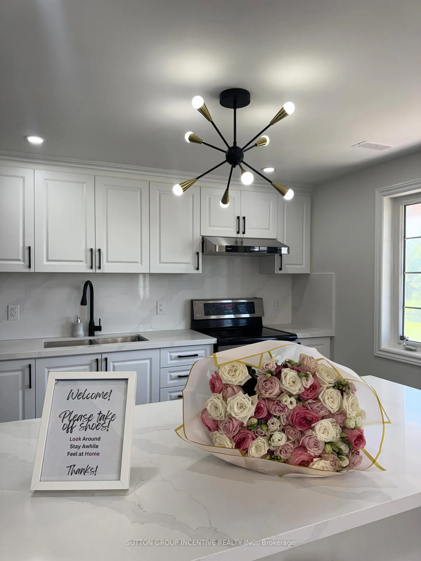 Photo 2 of Unit B, 973- Walk out UNIT B Green Street, Innisfil, Lefroy — HOMEH