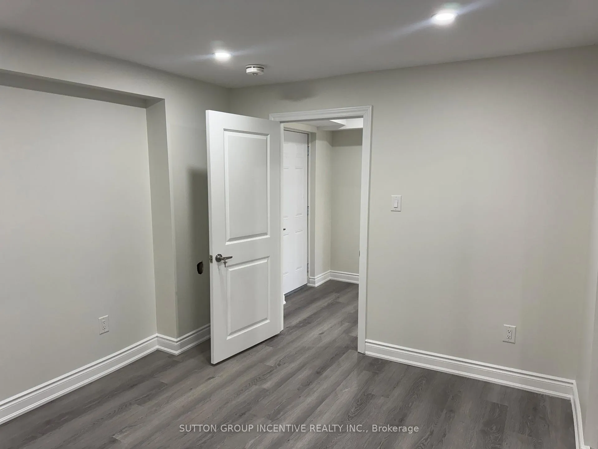 Photo 6 of Unit B, 973- Walk out UNIT B Green Street, Innisfil, Lefroy — HOMEH