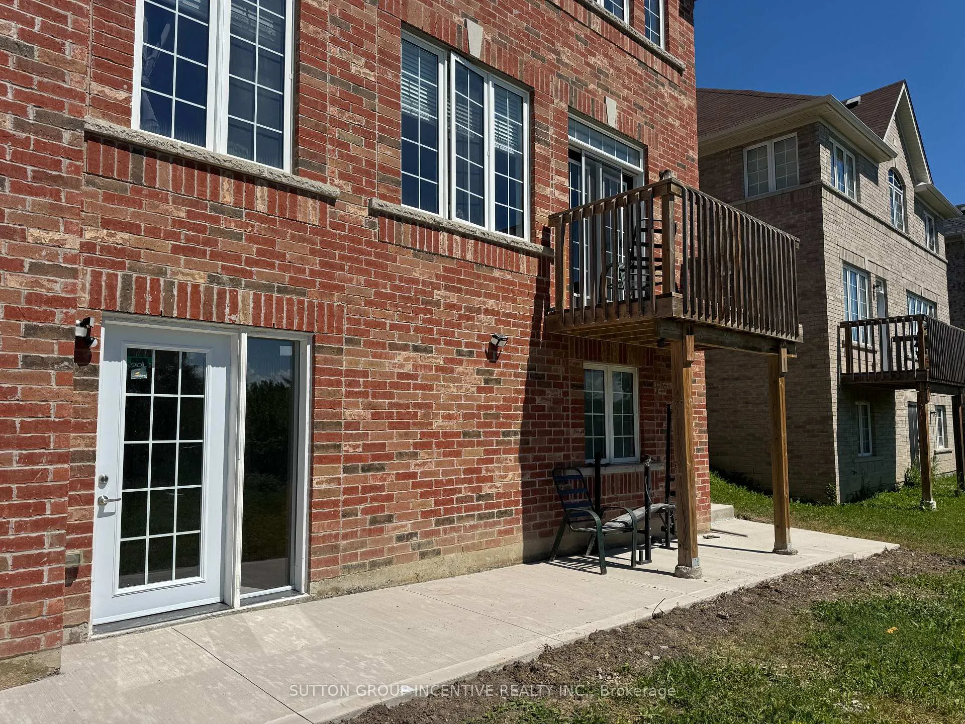 Photo 10 of Unit B, 973- Walk out UNIT B Green Street, Innisfil, Lefroy — HOMEH