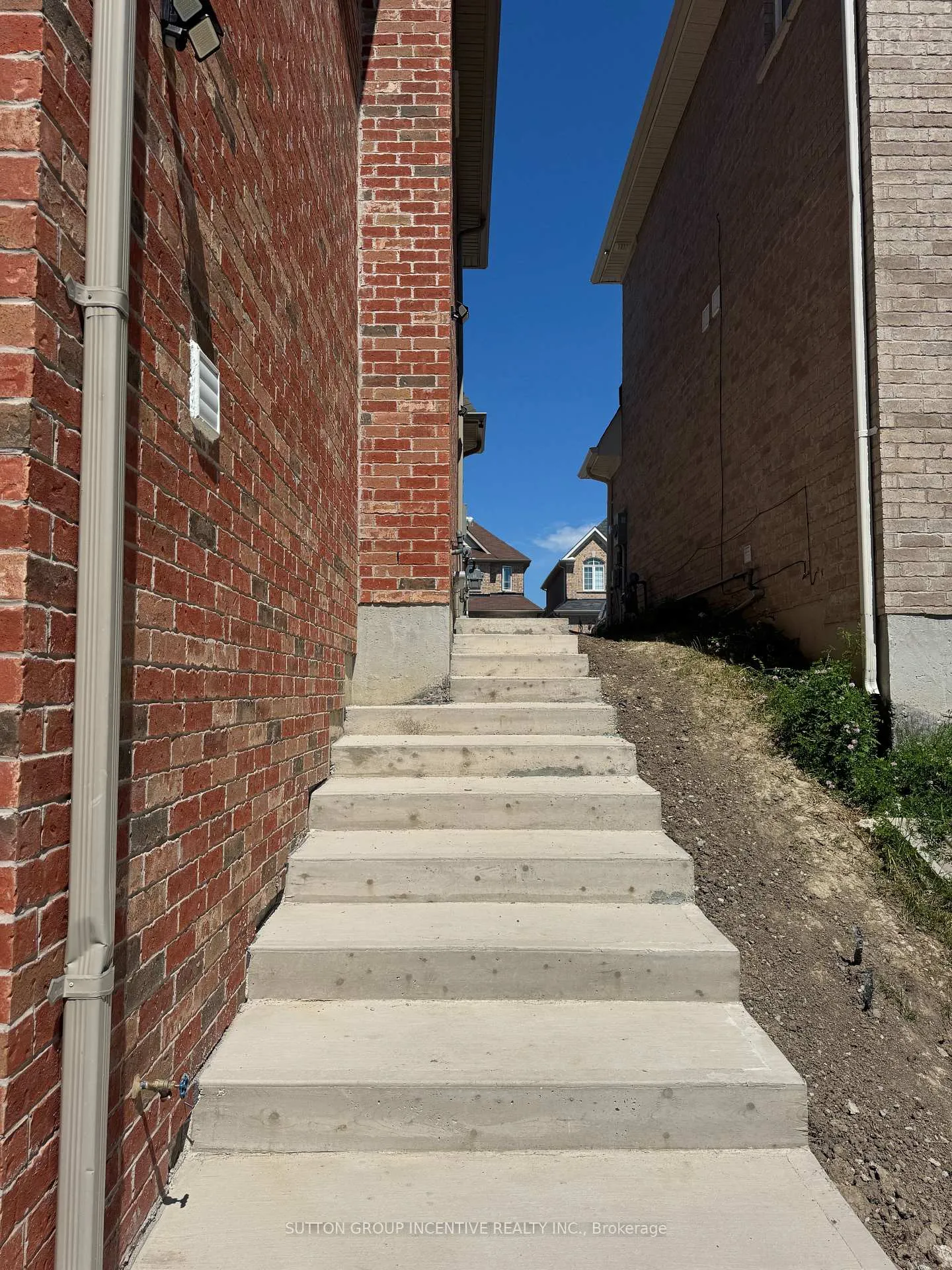 Photo 11 of Unit B, 973- Walk out UNIT B Green Street, Innisfil, Lefroy — HOMEH