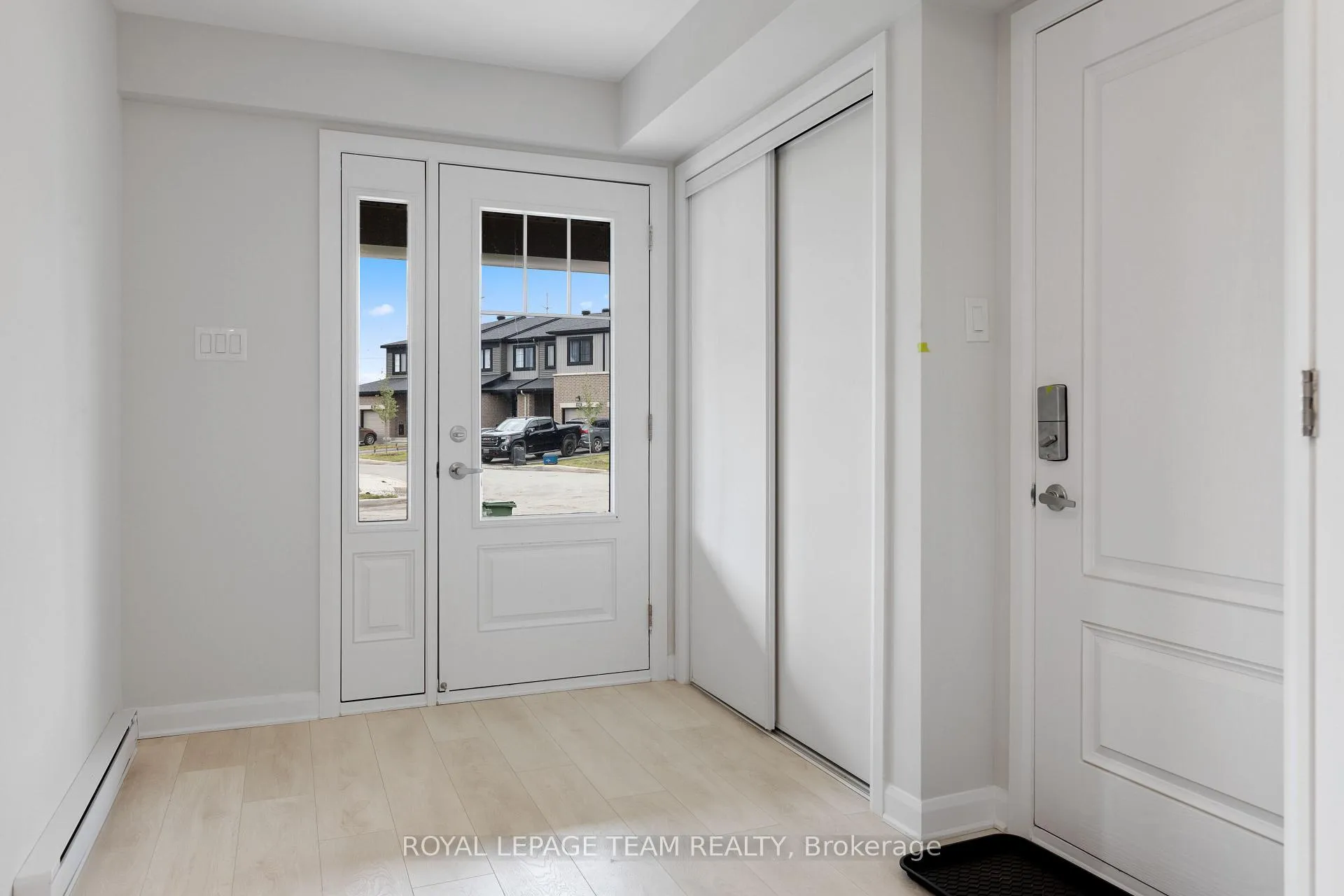Photo 4 of 47 Cordage Street, Ottawa, Avalon East — HOMEH