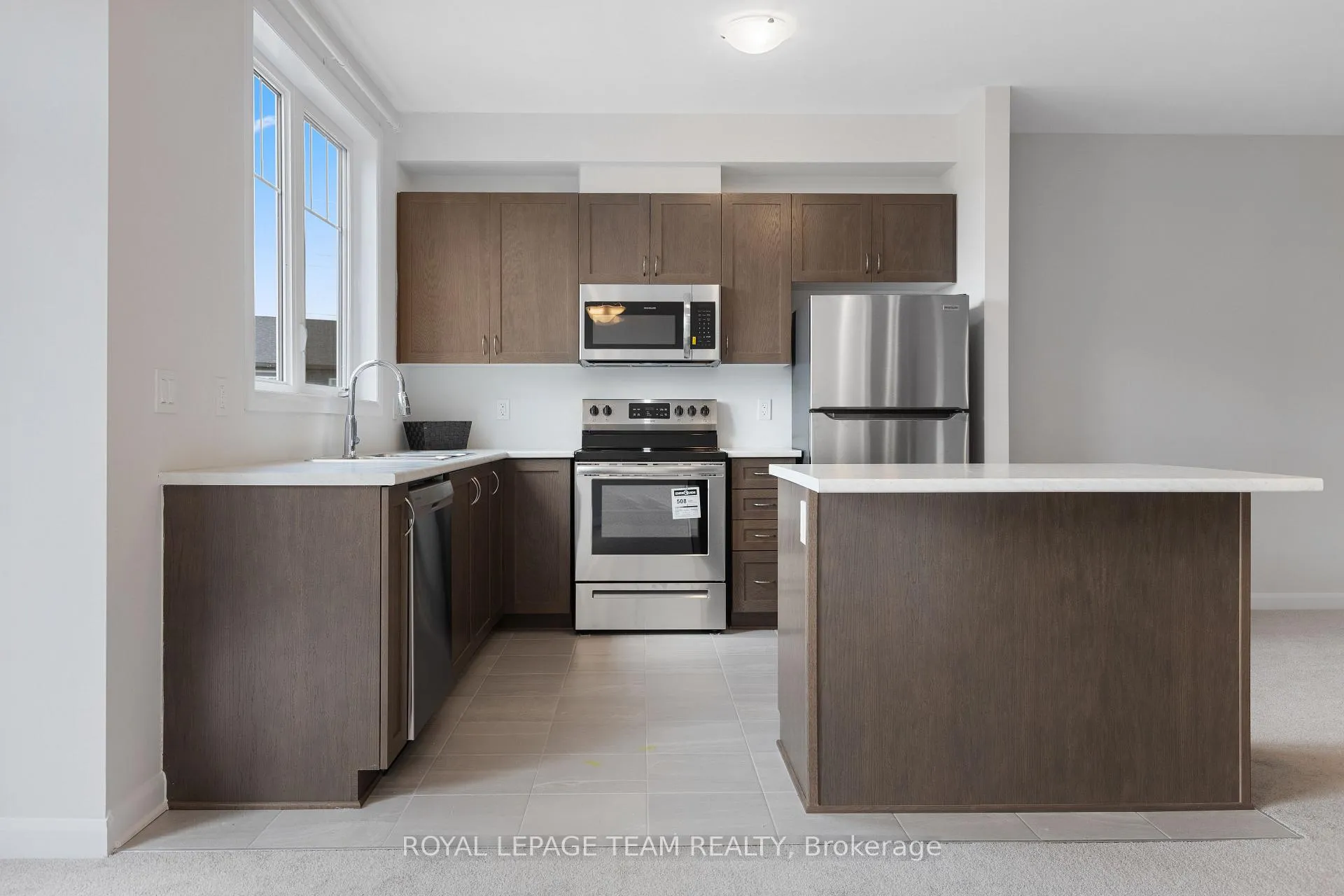 Photo 9 of 47 Cordage Street, Ottawa, Avalon East — HOMEH