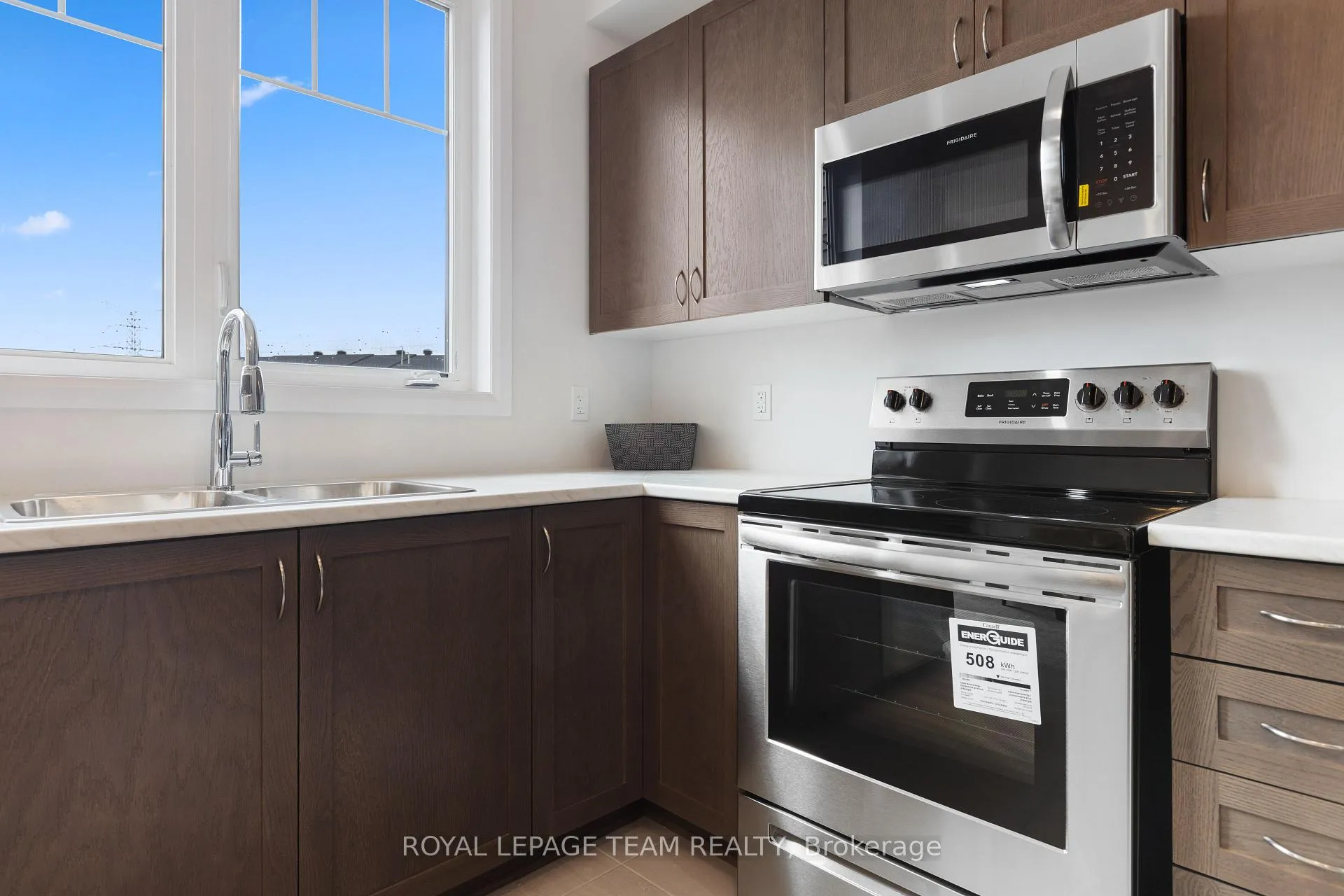 Photo 11 of 47 Cordage Street, Ottawa, Avalon East — HOMEH