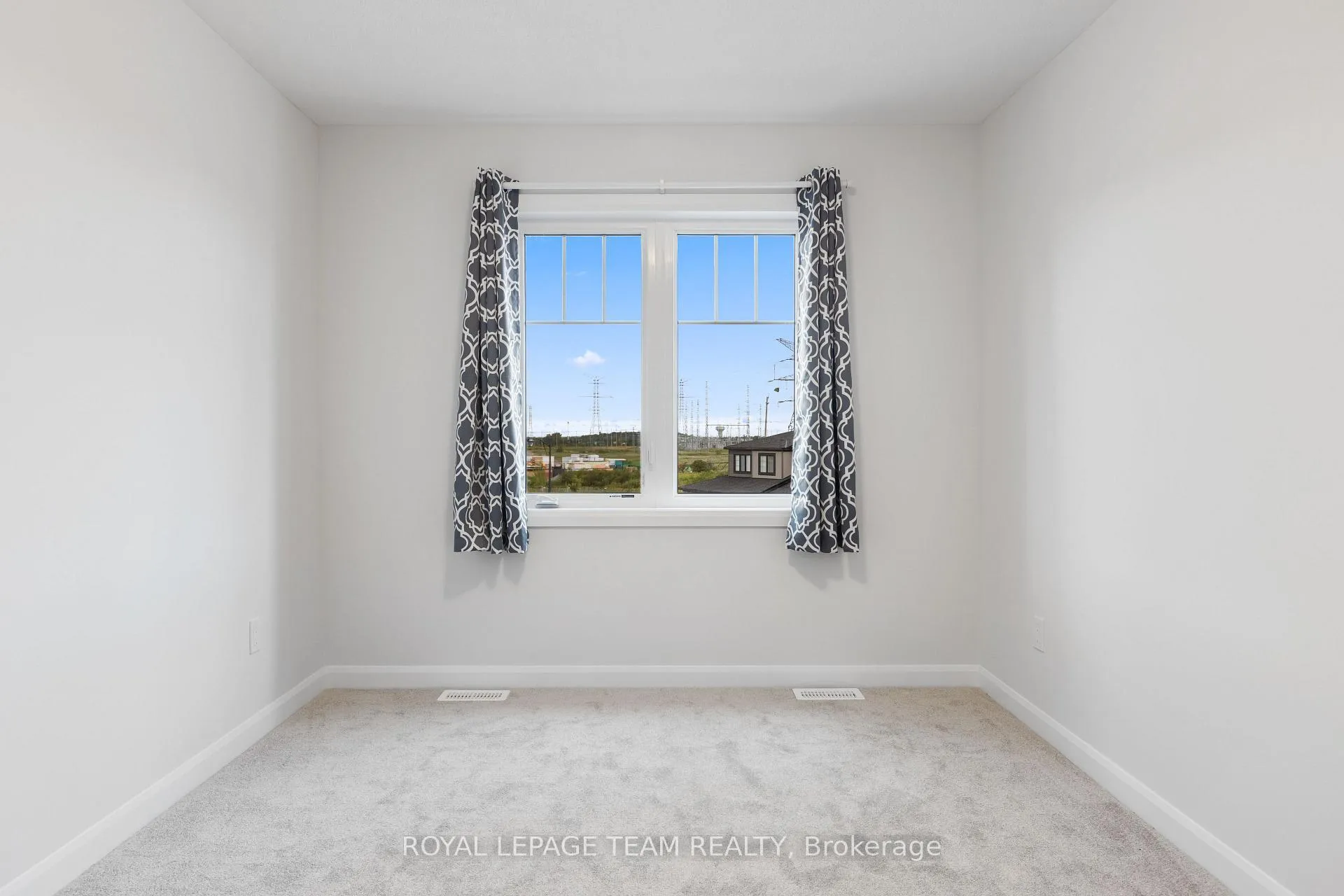 Photo 22 of 47 Cordage Street, Ottawa, Avalon East — HOMEH