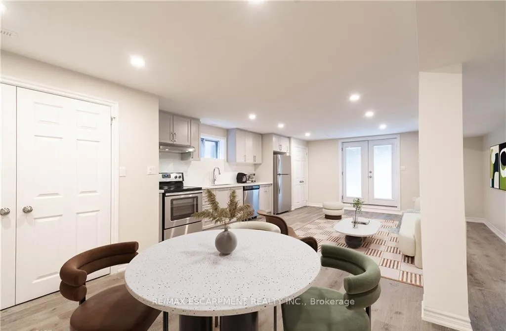 Photo 9 of Unit 2, 347 Clifton Downs, Hamilton, Gilbert — HOMEH