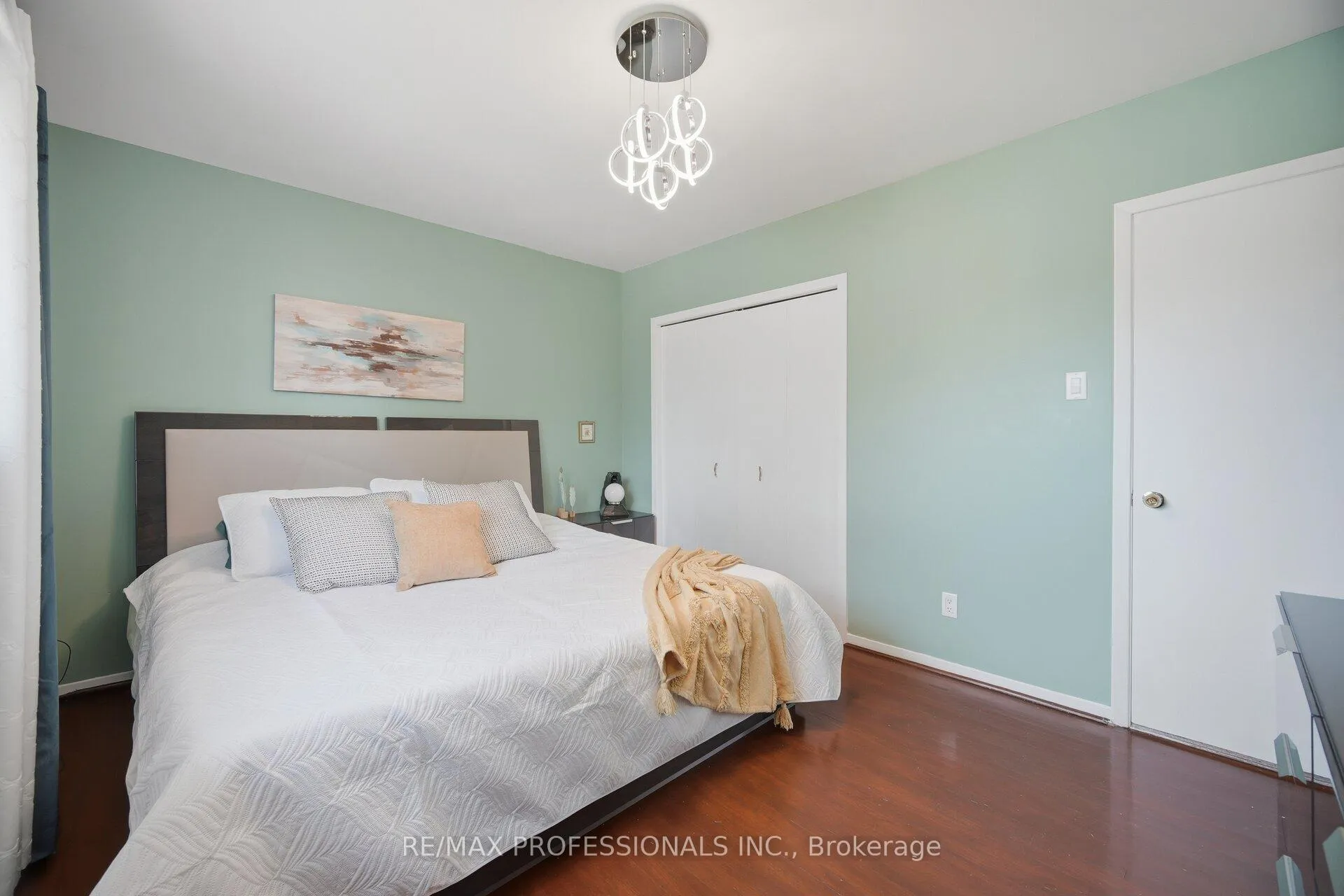 Photo 20 of 74 Ringway Crescent, Etobicoke, Elms-Old Rexdale — HOMEH