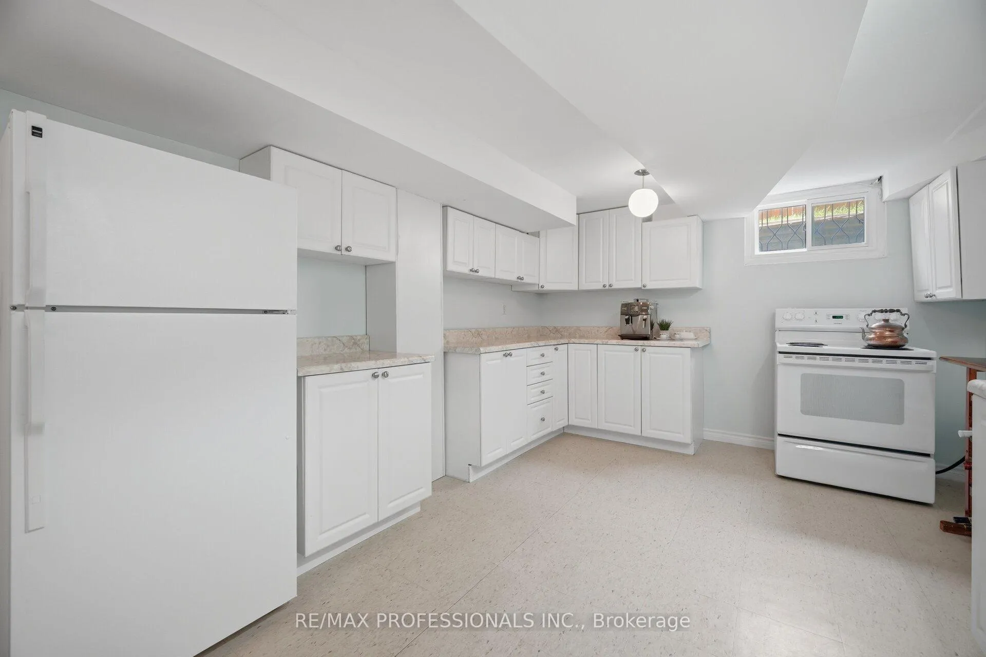 Photo 31 of 74 Ringway Crescent, Etobicoke, Elms-Old Rexdale — HOMEH