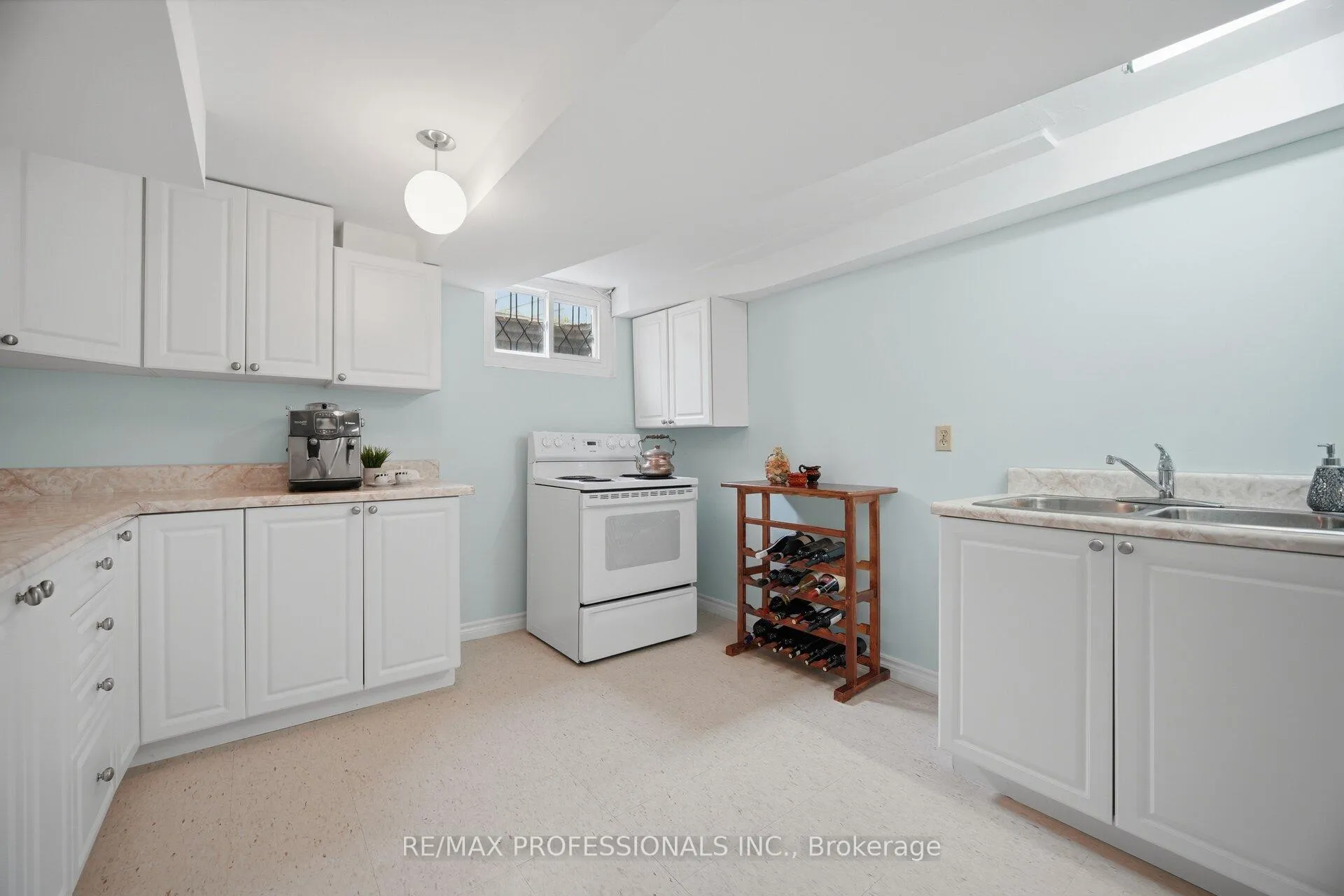 Photo 33 of 74 Ringway Crescent, Etobicoke, Elms-Old Rexdale — HOMEH