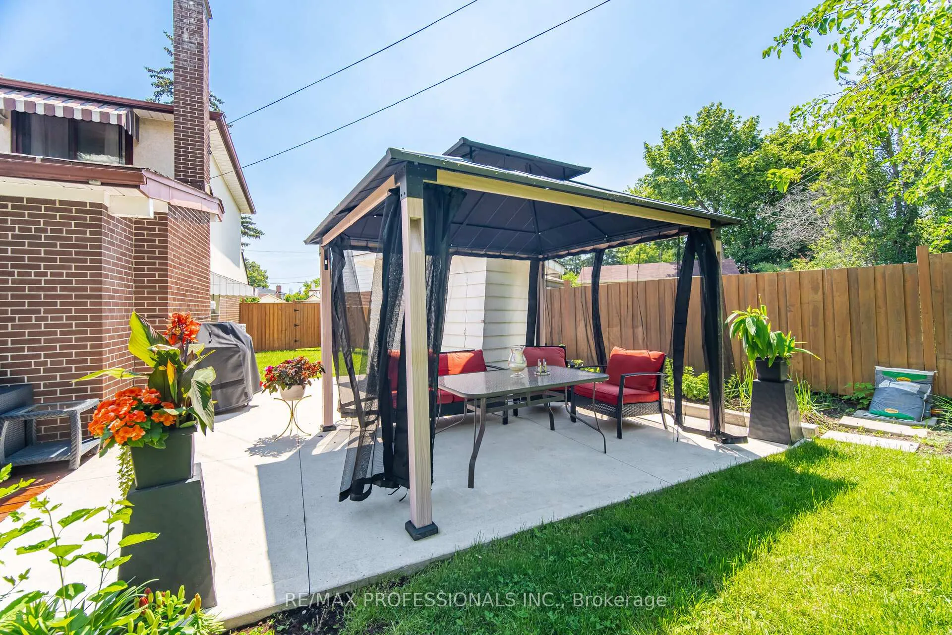 Photo 39 of 74 Ringway Crescent, Etobicoke, Elms-Old Rexdale — HOMEH